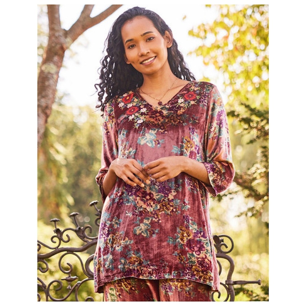 April Cornell Floral Velvet Tunic Top Women Sz XL V-Neck Embroidered 3/4 Sleeve